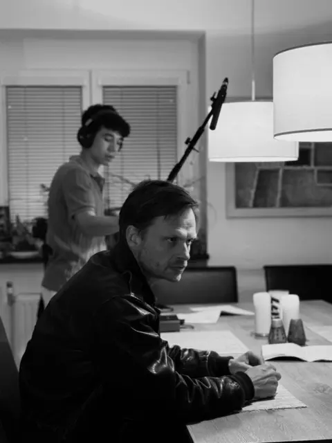 Francisco spielt unter anderem Schlagzeug und war auch schon mehrmals als Filmregisseur tätig.  | Foto: Francisco Thaller