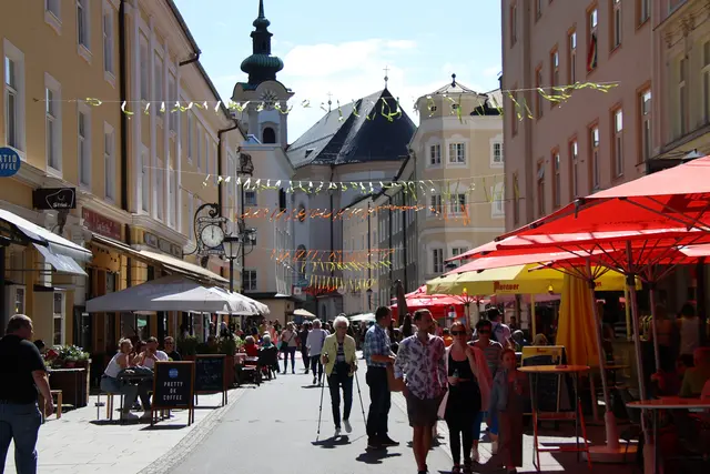 Die Linzergasse wird seit der Neugestaltung vor einigen Jahren immer mehr von den SalzburgerInnen angenommen. | Foto: Wolfgang Schweighofer