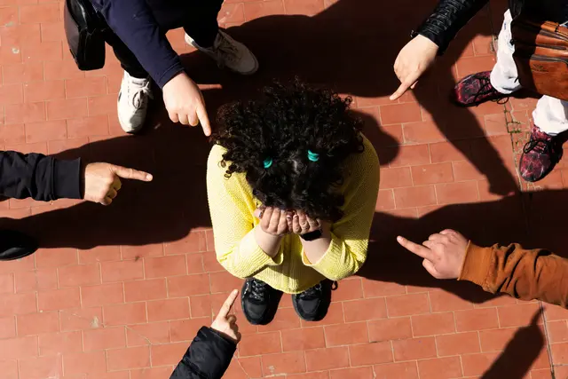 Mobbing ist nach wie vor trauriger Alltag für viele Schülerinnen und Schüler.  | Foto: La Fabbrica Dei Sogni/Unsplash