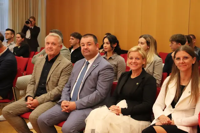 Bgm. Manfred Komericky, LAbg. Markus Konrad, Vzbgm. Sabine Jakubzig und GR Nicole Tement. | Foto: Edith Ertl