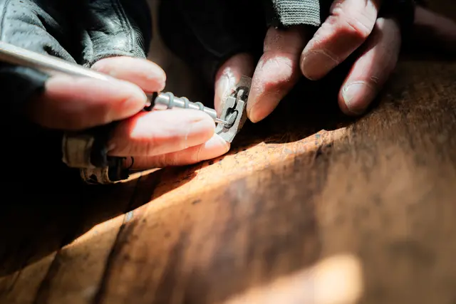 Die Brillen verbinden natürliche Materialien mit modernem Design und traditionellem Handwerk  | Foto: Rolf Specacles