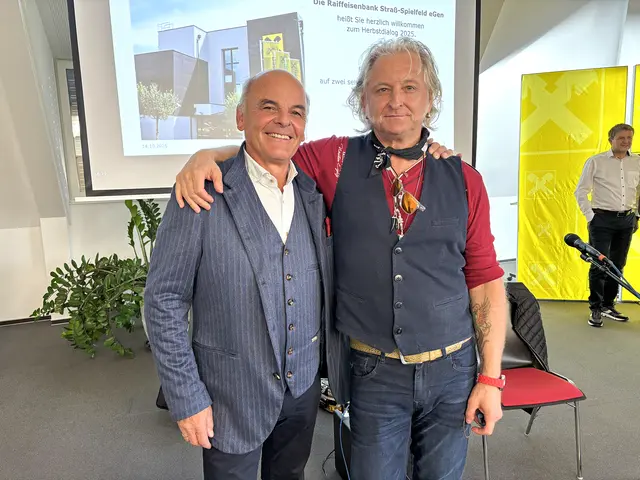 Beppo Altenburger und Sir Oliver Mally: Von Musiker zu Musiker gab es ein spannendes Interview. | Foto: B. Gady