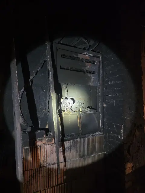 Der Zählerkasten wurde durch den Brand stark in Mitleidenschaft genommen. | Foto: Bezirksfeuerwehrkommando Güssing