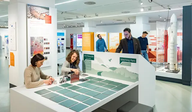 Mit der neuen Wanderausstellung „ALL.TÄGLICH!“ macht das Haus der Natur Salzburg erlebbar, wie Forschung im All unser Leben auf der Erde verändert. Die neue Sonderausstellung ist ab 17. Oktober 2025 im Haus der Natur zu sehen. | Foto: HdN/Wildbild