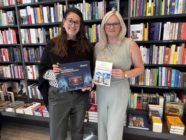 Kral-Geschäftsführerin Elisabeth Ivancich und St. Pölten Filialleiterin Sabrina Bauernfried bei der Eröffnung. | Foto: Tanja Handlfinger