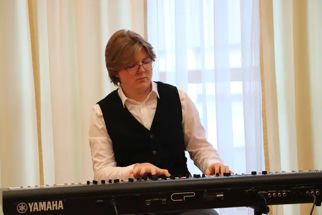 Lukas Krois interpretierte den Piano Man von Billy Joel. | Foto: Edith Ertl
