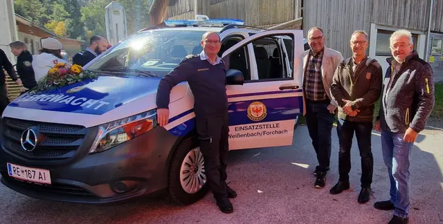 Das neue Einsatzfahrzeug der Bergwacht Weißenbach-Forchach kann sich sehen lassen. | Foto: Gem. Weißenbach