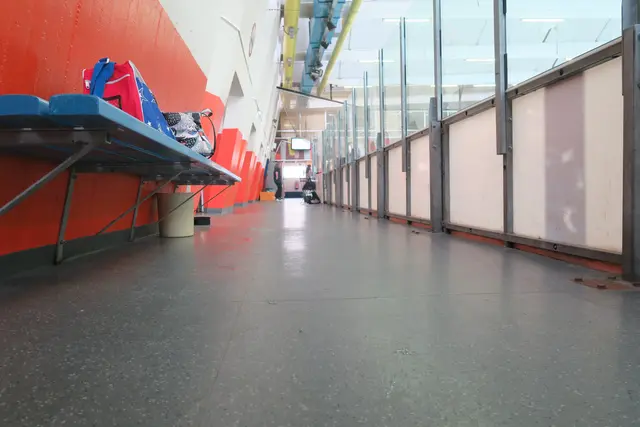 Der Bodenbelag wurde in der gesamten Halle ausgetauscht.  | Foto: Patricia Hillinger/MeinBezirk