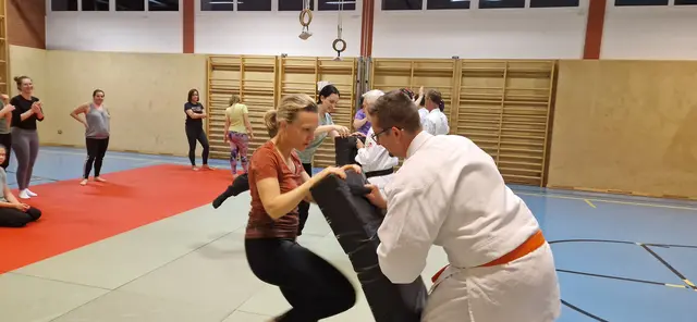 Die erfahrenen Trainer von Jiu Jitsu Perg vermitteln grundlegende Techniken der Selbstverteidigung. | Foto: Jiu Jitsu Perg