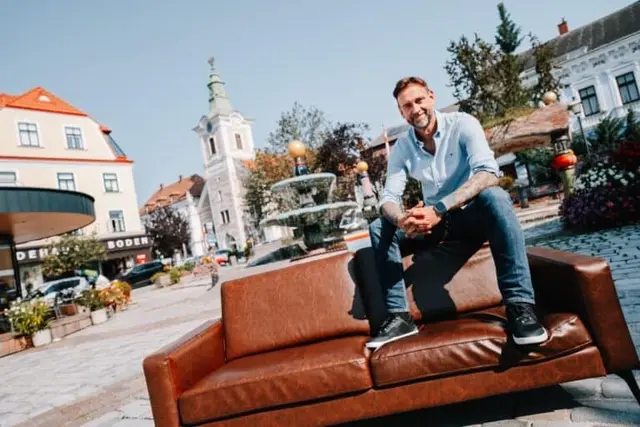 5. Zwettler Wohnzimmer mit Tom Weiss. | Foto: Kulturzwickl