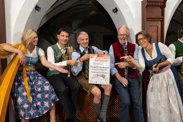 Die Flachgauer Musikanten laden zum Kranzl ein. | Foto: Flachgauer Musikanten