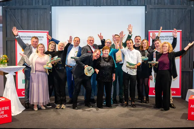 Sämtliche Gewinnerinnen und Gewinner dürfen sich über ein professionelles Werbevideo, eine ganzseitige Reportage in allen MeinBezirk Burgenland-Ausgaben (Erscheinungstermin: 29. Oktober) sowie über eine einzigartige Trophäe der Künstlerin Tajana Mair aus Podersdorf freuen.  | Foto: MeinBezirk Burgenland