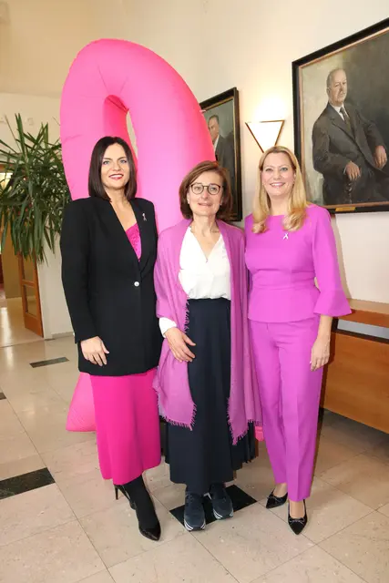 Landtagspräsidentin Astrid Eisenkopf, Andrea Konrath, und Landesrätin Daniela Winkler. | Foto: Landespressedienst / Dorothea Müllner – Frühwirth 