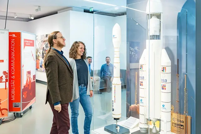 Mit der neuen Wanderausstellung „ALL.TÄGLICH!“ macht das Haus der Natur Salzburg erlebbar, wie Forschung im All unser Leben auf der Erde verändert. Die neue Sonderausstellung ist ab 17. Oktober 2025 im Haus der Natur zu sehen. | Foto: HdN/Wildbild