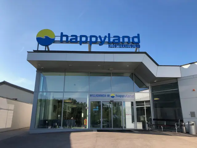 Das Parken vor dem Happyland kostet künftig etwas. | Foto: Happyland