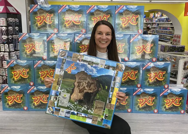 Eva Oppeneiger freut sich über das gelungene Projekt. | Foto: Oppeneiger