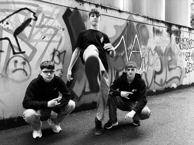 Die Leobener Band Sisterless hat beim österreichischen Bundeswettbewerb „podium.jazz.pop.rock“ den ersten Preis gewonnen.
Fabian Trippolt, Tobias Kobald, Jakob Pichler (v. l.)
 | Foto: Sisterless