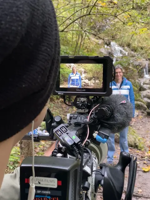 Bei mystischem herbstlichen Wetter wurden mit Elisabeth Fuchs die letzten finalen Aufnahmen für das Finale gedreht.  | Foto: Marlene Wallinger