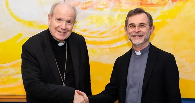 Kardinal Schönborn mit dem neu ernannten Erzbischof von Wien, Josef Grünwidl (r.). | Foto: Erzdiözese Wien/Stephan Schönlaub