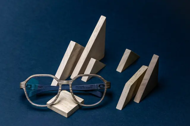 Die Holzbrille „Premiere“ ist für den SILMO d’Or 2025 in der Kategorie Optical Frame „Eyewear Maker“ nominiert. | Foto: Rolf Specacles