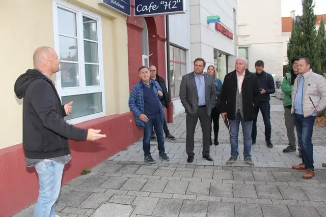 Begonnen wurde das Treffen mit einer kleinen Exkursion. | Foto: NÖ.Regional