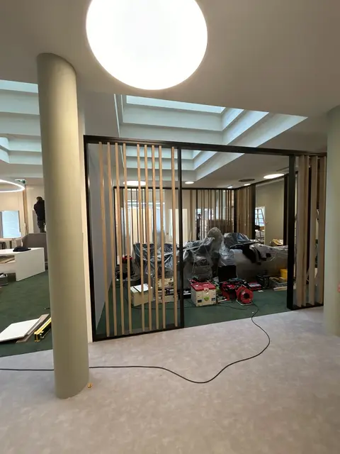 Ein kleiner Einblick in eines der vielen neumodernen Kundenbüros