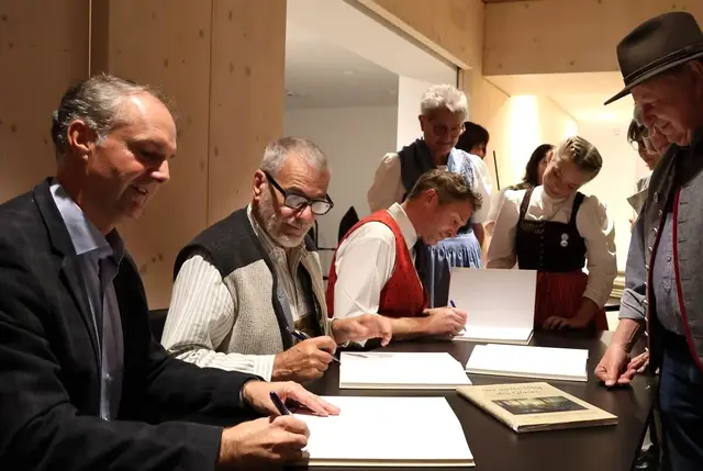 Am Ersttag gab es signierte Ausgaben