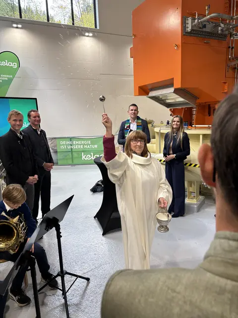 Das Kraftwerk wurde gesegnet.  | Foto: Birgit Gehrke 