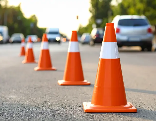 Vor allem in den Stoßzeiten ist mit Stau und Zeitverlust in beiden Fahrtrichtungen zu rechnen.  | Foto: stock.adobe.com/at/Desi 