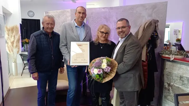 Ortsvorsteher Franz Pöschl, WKNÖ Bezirksstelleausschussmitglied Gerald Kögl, Jubilarin Dorothea Haiderer und Bürgermeister Thomas Sabbata-Valteiner. | Foto: BstBN
