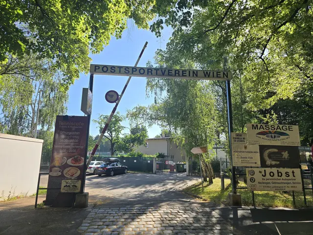 Der Postsportverein in der Roggendorfgasse 2 ist ein 16 Hektar großes Areal. Jetzt braucht es einen neuen Pächter. | Foto: Lukas Ipirotis/MeinBezirk