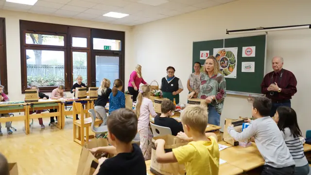 In zwei Unterrichtsstunden stand bei den Schülerinnen und Schülern die Karotte im Mittelpunkt. | Foto: MeinBezirk/Justin Schrapf