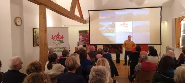 Fredi Binder und Herbert Pernkopf berichteten über ihr Trekkingabenteuer.  | Foto: Besendorfer Chr.