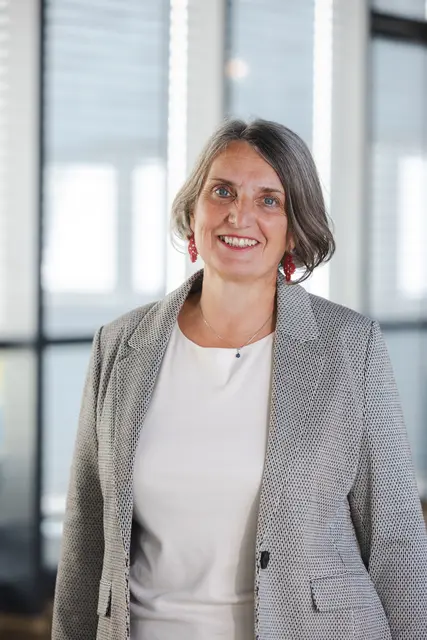 Bürgermeisterin Barbara Schweitl schätzt das Engagement und freut sich auf ein breites Bildungsangebot für alle Pucherinnen und Pucher.  | Foto: Arne Müseler