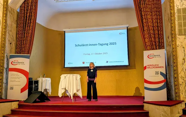 Sabine Badelt, die selbst Schulärztin ist, war Moderatorin bei der Fortbildungstagung für Schulärztinnen und -ärzte aus Österreich, die in Wien stattfand.  | Foto: privat