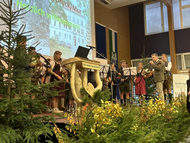 Die Jagdhornbläsergruppe eröffnet den Abend musikalisch. | Foto: MeinBezirk/Angelika Kern