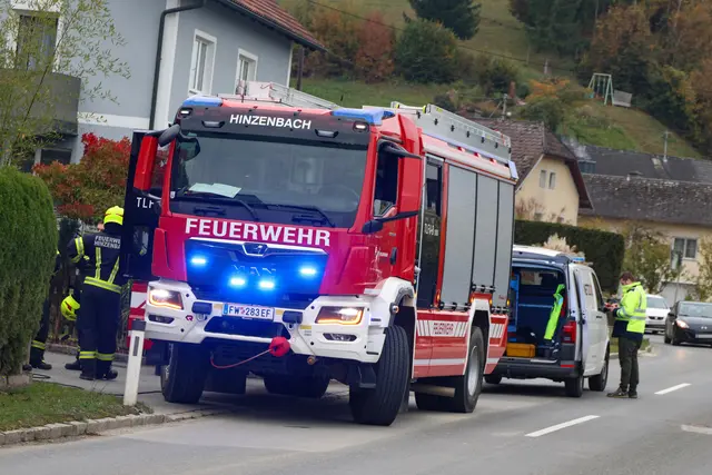 Großeinsatz bei einem Haus in Hinzenbach: Es war zu einem Gasaustritt gekommen. | Foto: laumat/Matthias Lauber