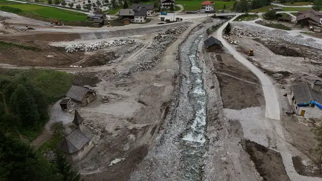 Die Aufräumarbeiten in Gschnitz neigen sich dem Ende zu.  | Foto: Christian Felder
