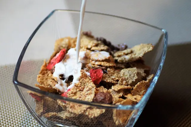 Besonders bei „Kinder“-Cerealien lohnt sich ein genauer Blick auf die Nährwerte, denn jedes dritte Kinderprodukt überschreitet die empfohlenen Zuckerwerte. | Foto: pixabay