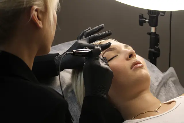 Für jede während dieser Woche durchgeführte Permanent Make-up-Behandlung spendet Alexandra Knapp persönlich 50 Euro an die Krebshilfe Steiermark.