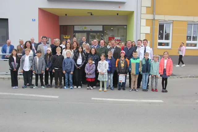 Groß und Klein sind begeistert vom neuen Zubau. | Foto: Raimund Mold