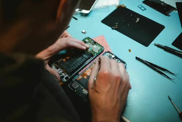 Das Nachfolgemodell für den Reparaturbonus startet im Dezember. Erste Details sind jetzt bekannt geworden, vor allem über jene Geräte, die nicht mehr gefördert werden.  | Foto: Kilian Seiler/Unsplash