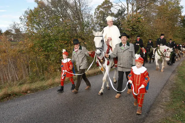 Der Leonhardiritt in Pettenbach wurde im Jahr 1931 eingeführt und wird seitdem in der bekannten traditionellen Form abgehalten. | Foto: Fotoklub Pettenbach
