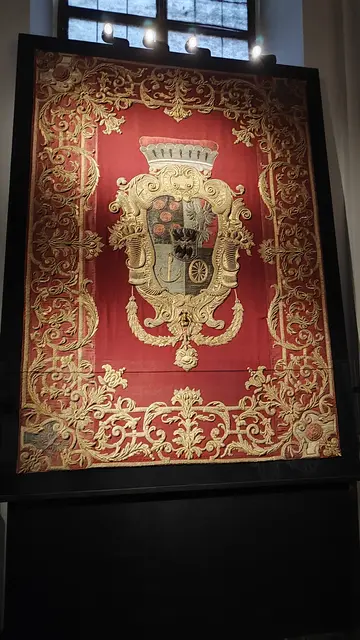 tolle Exponate, wie dieser wertvolle Teppich mit dem Wappen der Eggenberger ergänzen die Eindrücke... | Foto: I.Wozonig