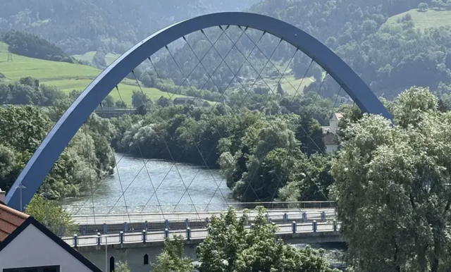 In der jüngsten Sitzung des Stadtrates im Oktober wurden wichtige Investitionen in Infrastruktur, Bildung und Soziales beschlossen. | Foto: MeinBezirk/Angelika Kern