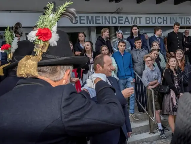 LHstv. Josef Geisler nahm ebenfalls an der Jungbürgerfeier teil. | Foto: Gem. Buch