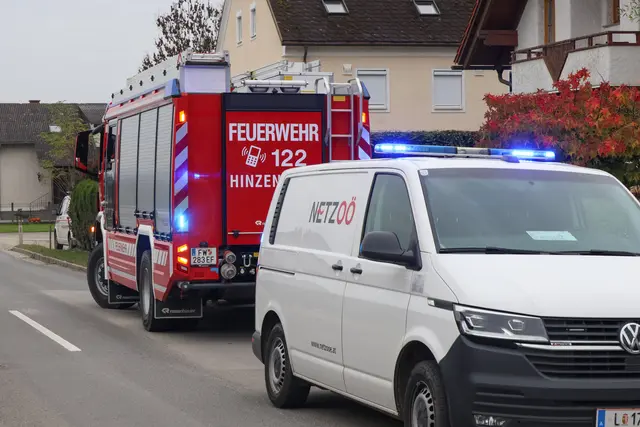 Großeinsatz bei einem Haus in Hinzenbach: Es war zu einem Gasaustritt gekommen. | Foto: laumat/Matthias Lauber