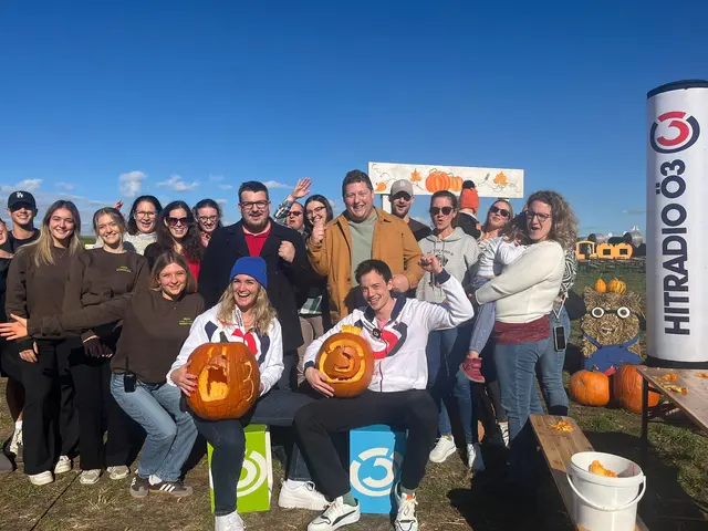 Ö3-Challenge: 27 % fanden Gabi Hillers Kürbis schöner, 73 % haben für Philipp Hansas Kürbis abgestimmt. | Foto: Hitradio Ö3/Ines Salzer