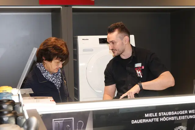 Beratung und Kompetenz - auch am Jubiläumstag konnten sich Kundinnen und Kunden darauf verlassen. | Foto: Michael Blinzer