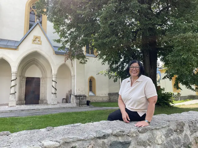 Maria Fischer ist Bürgermeisterin der Gemeinde Spital am Semmering und betreibt im Ortsteil Steinhaus einen kleinen Sparmarkt.  | Foto: MeinBezirk/Angelina Koidl